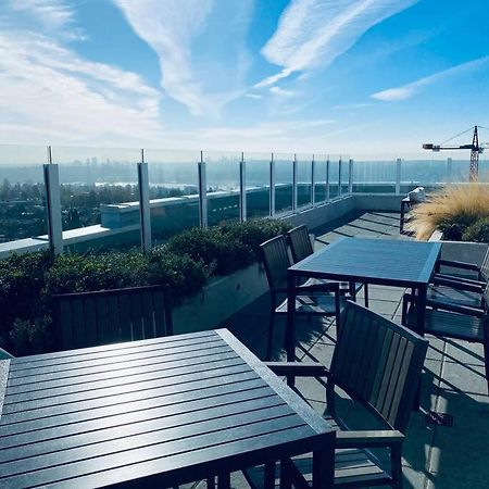 360º Rooftop Patio Views. Your-Home-Away-From-Home North Vancouver Exterior photo