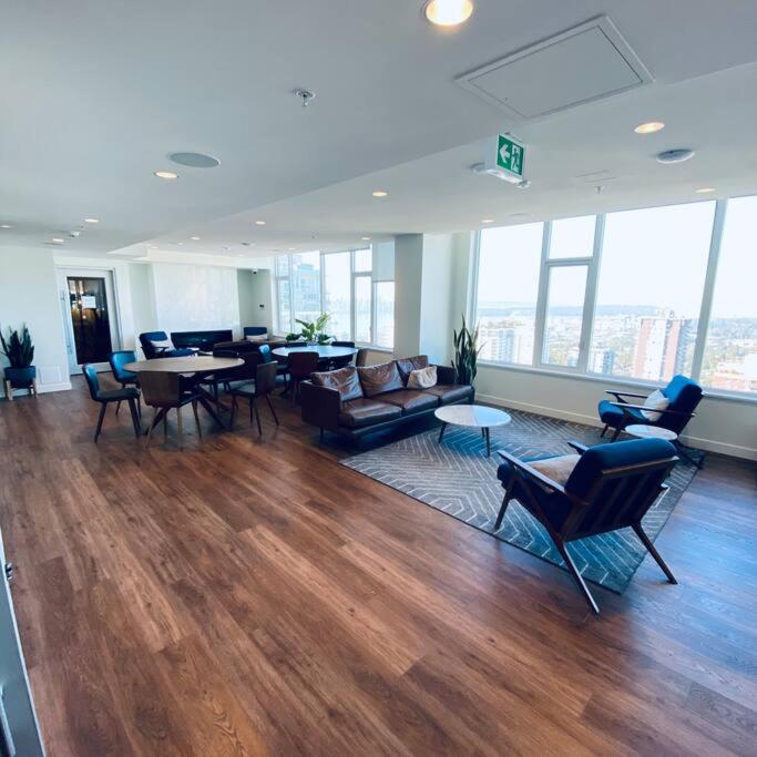 360º Rooftop Patio Views. Your-Home-Away-From-Home North Vancouver Exterior photo